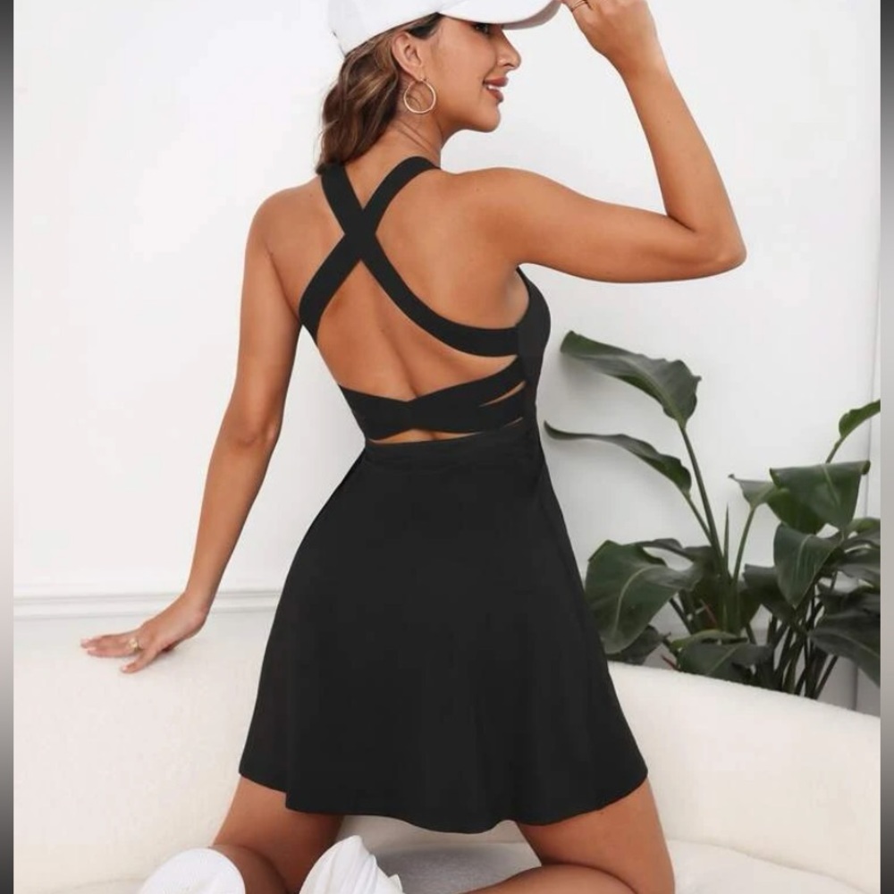Criss Cross Backless Active Dress with Built In Bra - Size M (6)